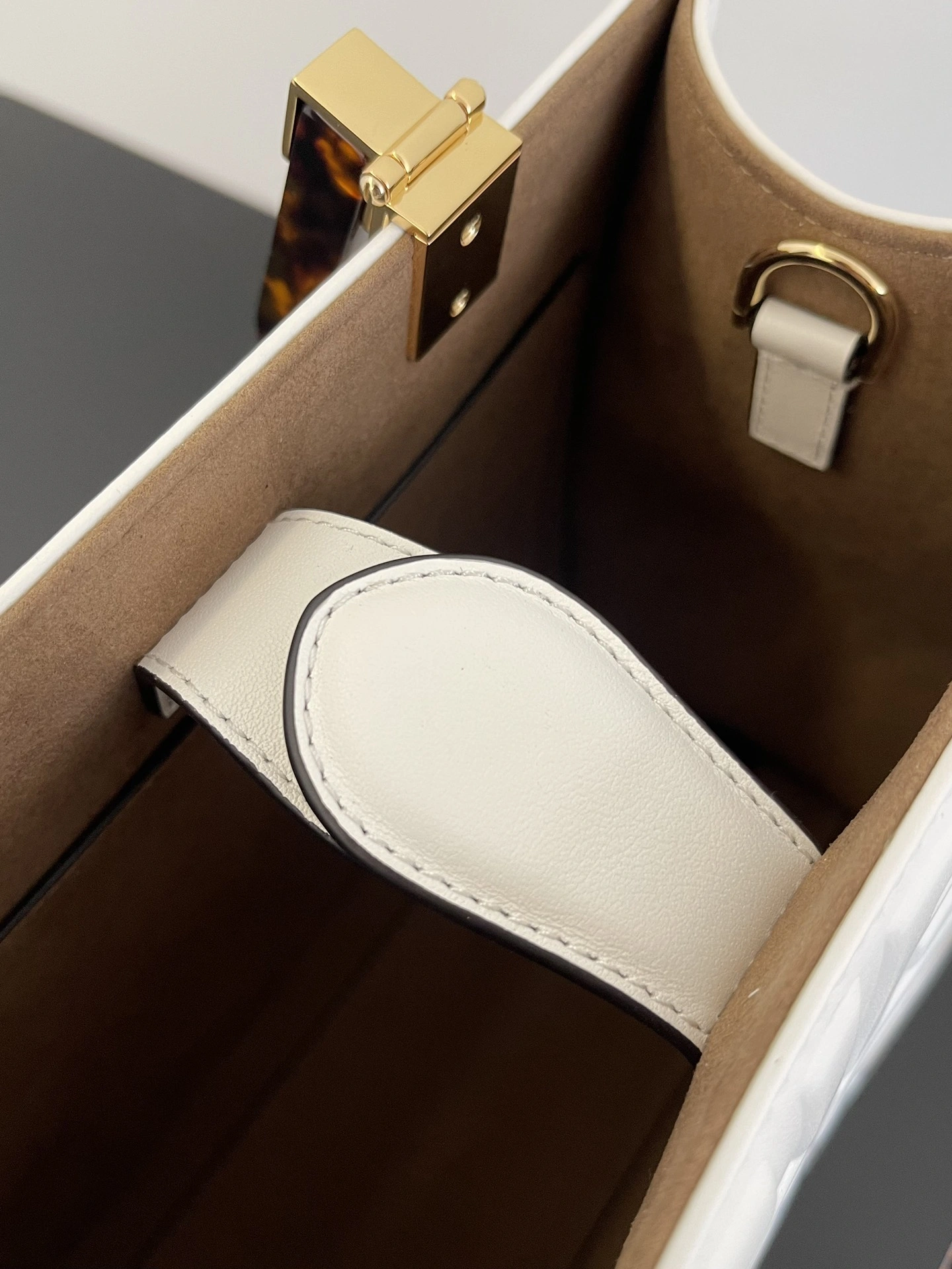 Fendi Shopping Bags SoftTouch 76679