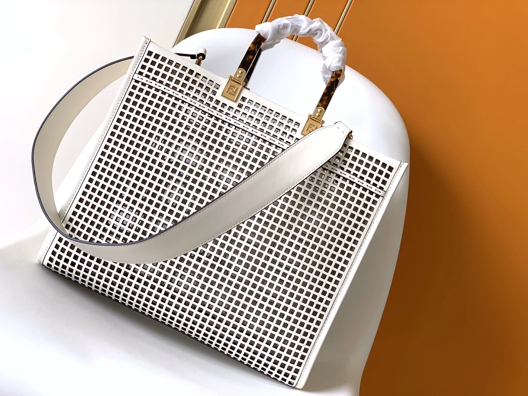 Fendi Shopping Bags ModernLook 76677