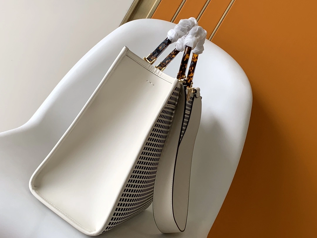 Fendi Shopping Bags ModernLook 76677
