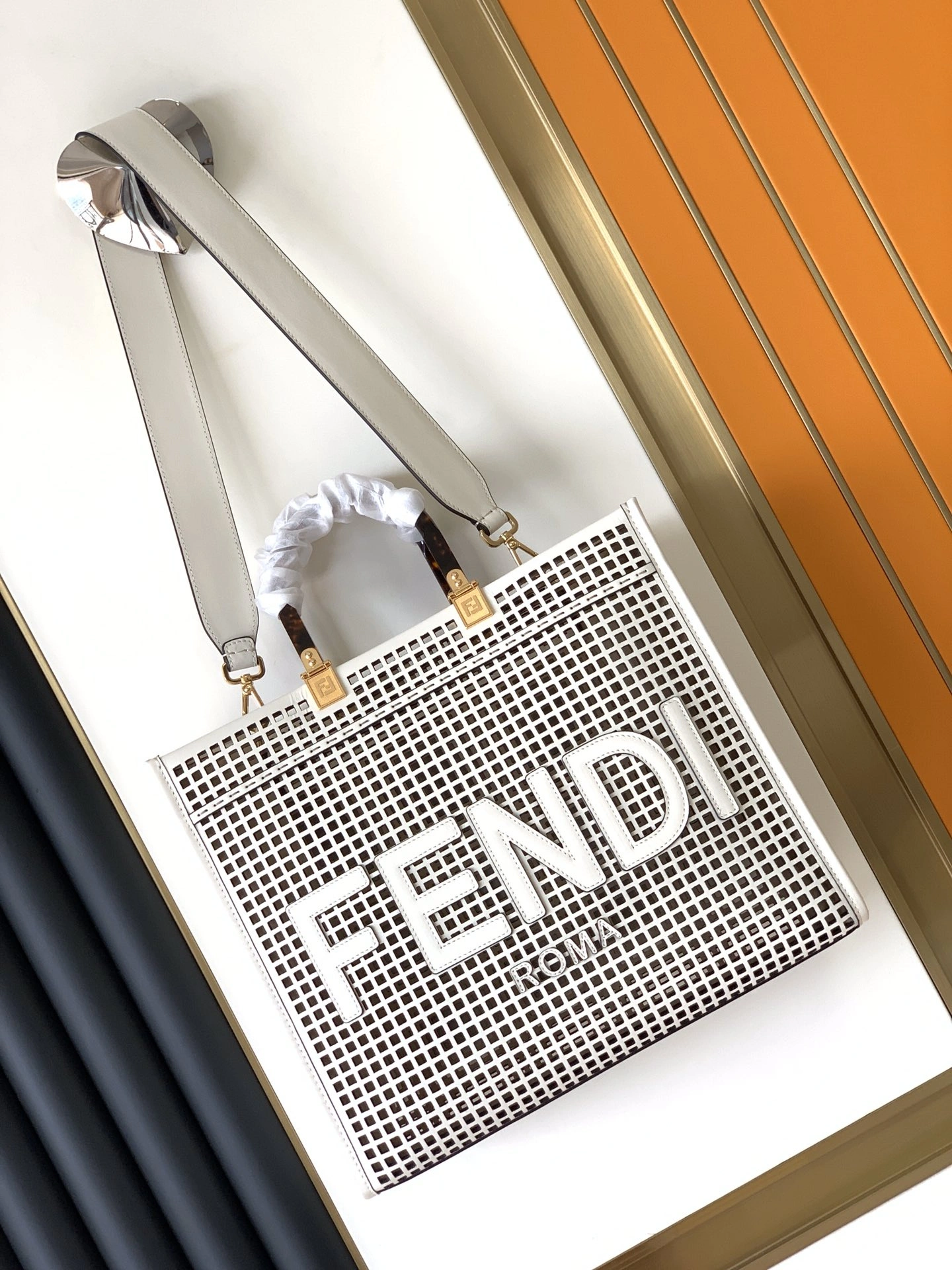 Fendi Shopping Bags ModernLook 76677