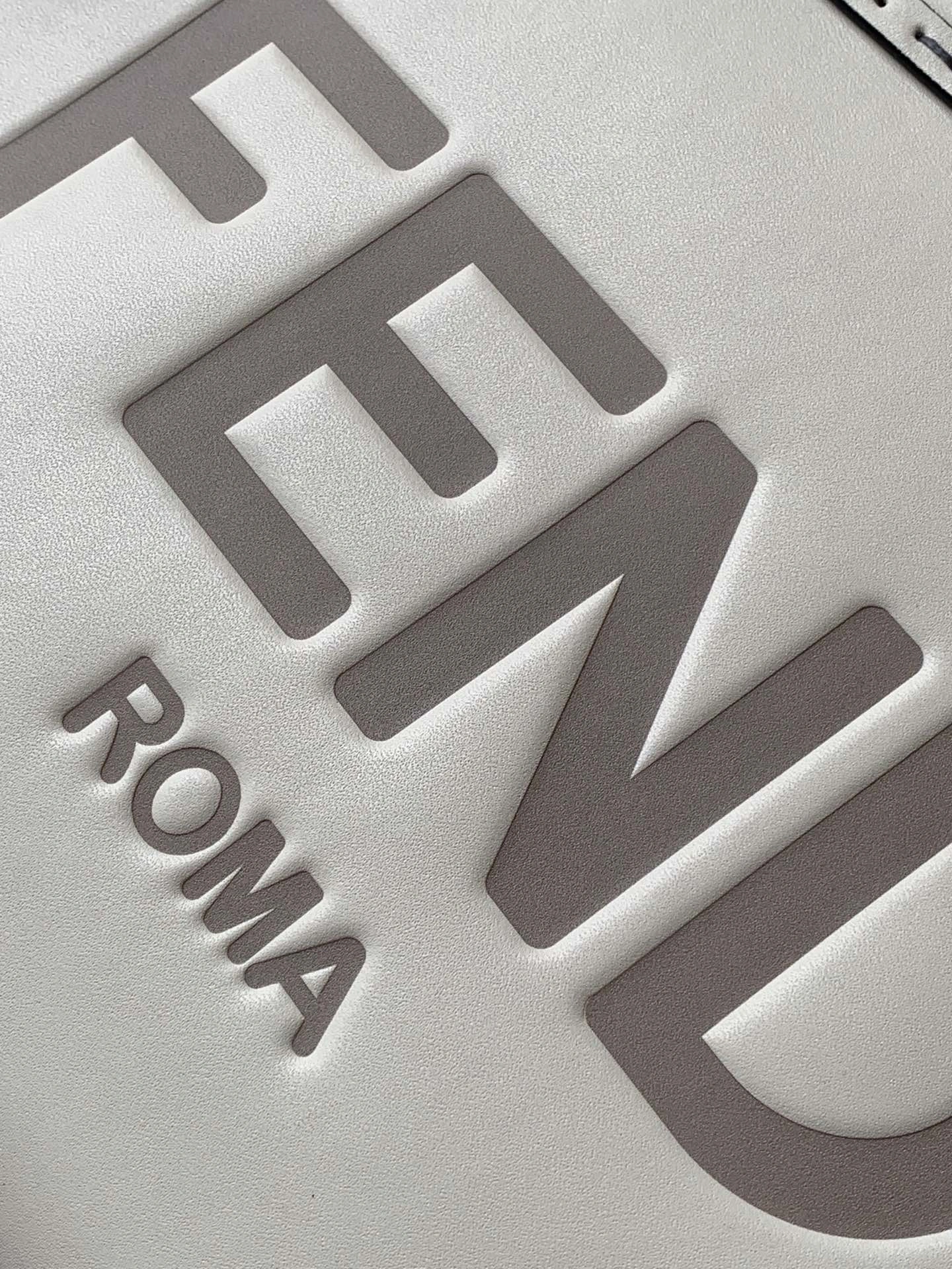 Fendi Shopping Bags FreshLook 76663