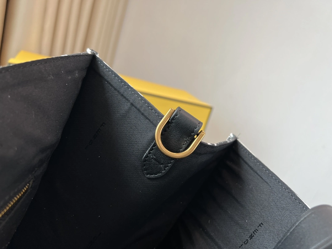 Fendi Shopping Bags Premium 76675