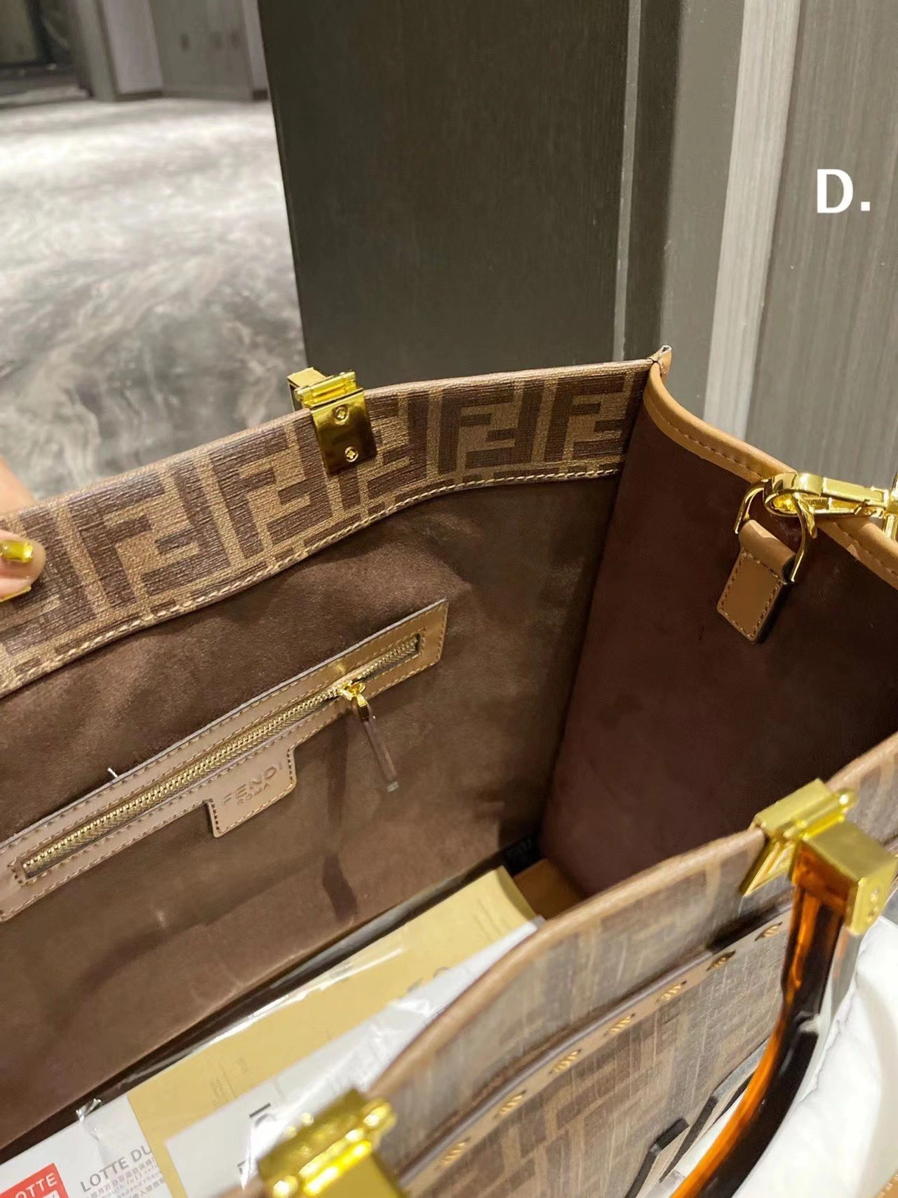 Fendi Shopping Bags Fashionable 76666