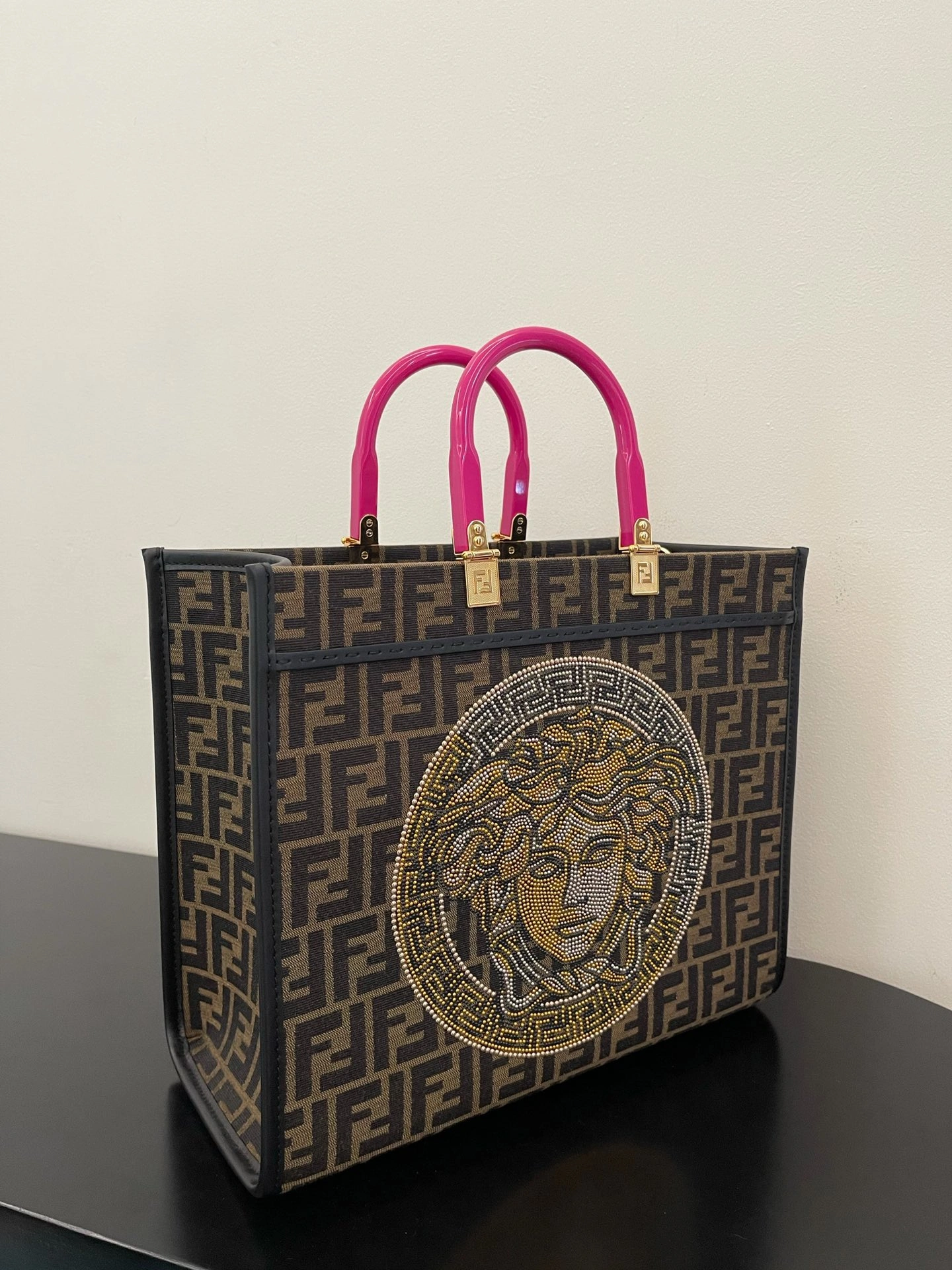 Vibrant Fendi Shopping Bags 76661