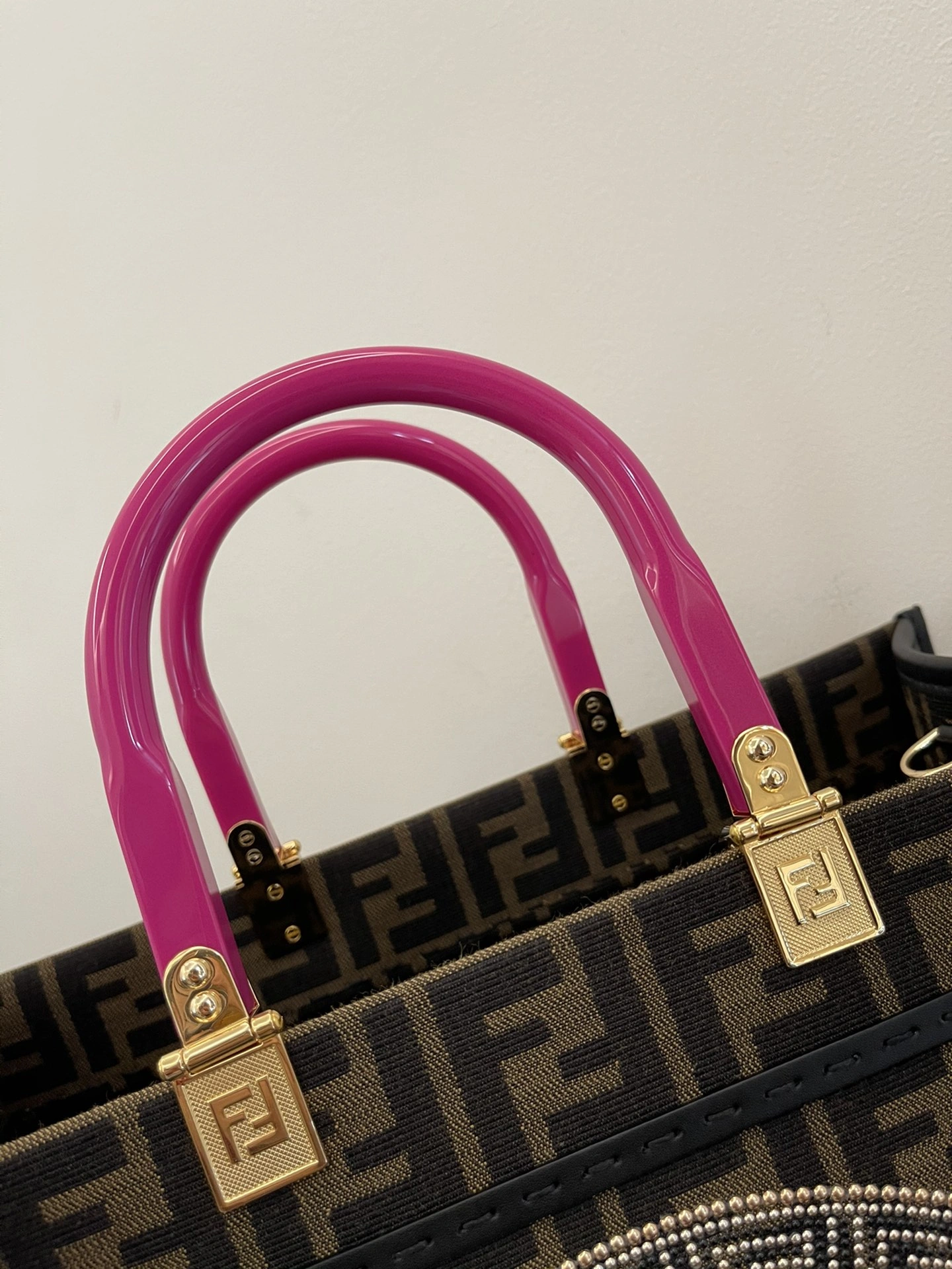 Vibrant Fendi Shopping Bags 76661
