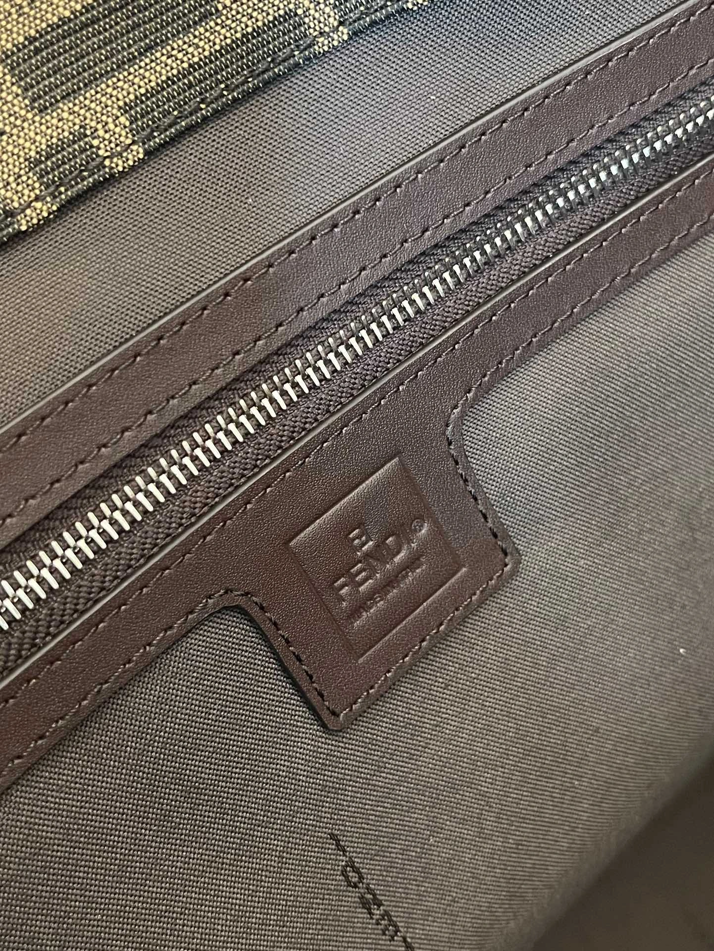 Effortless Fendi Shopping Bags 76669