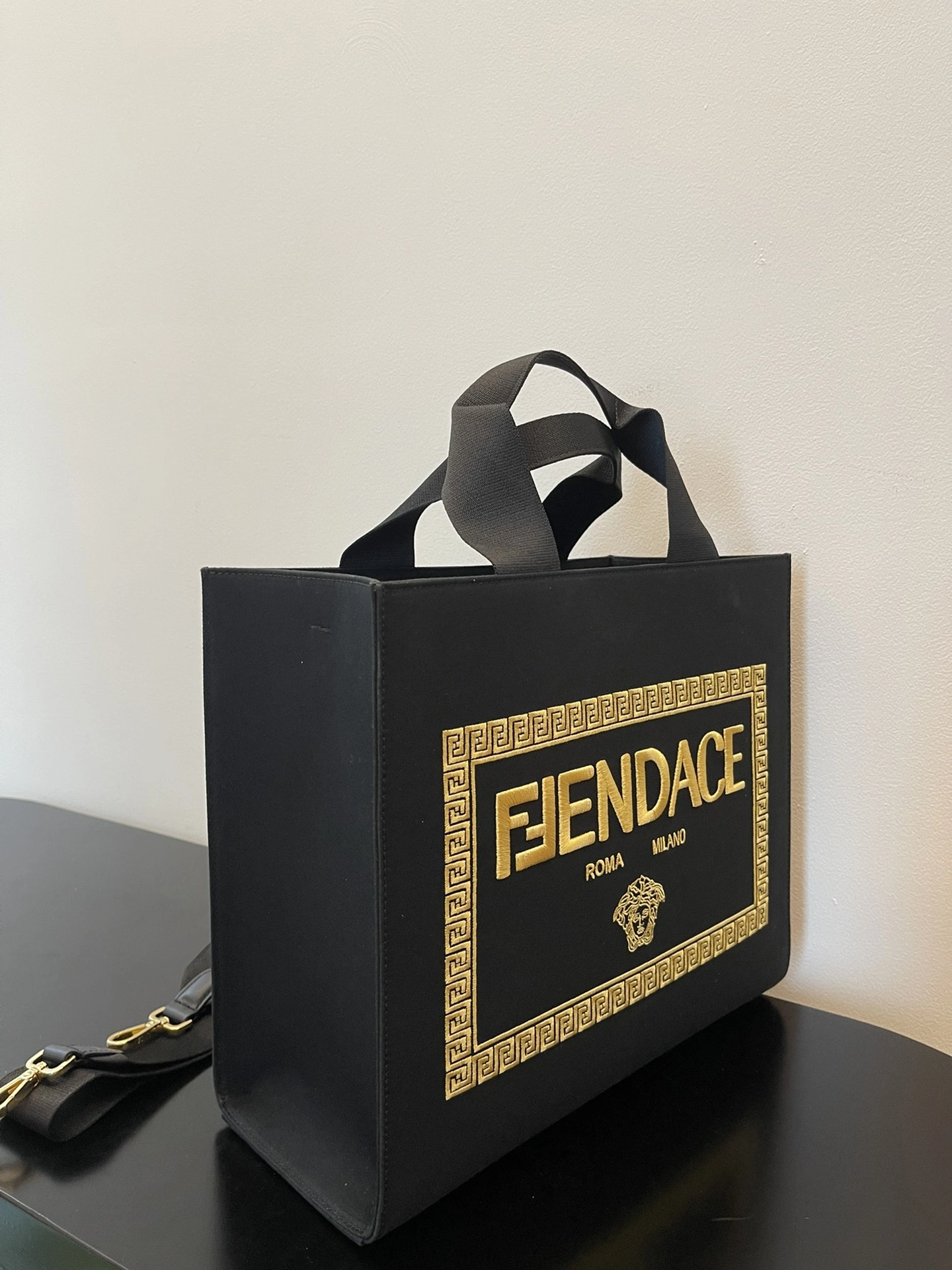 Lightweight Fendi Shopping Bags 76674