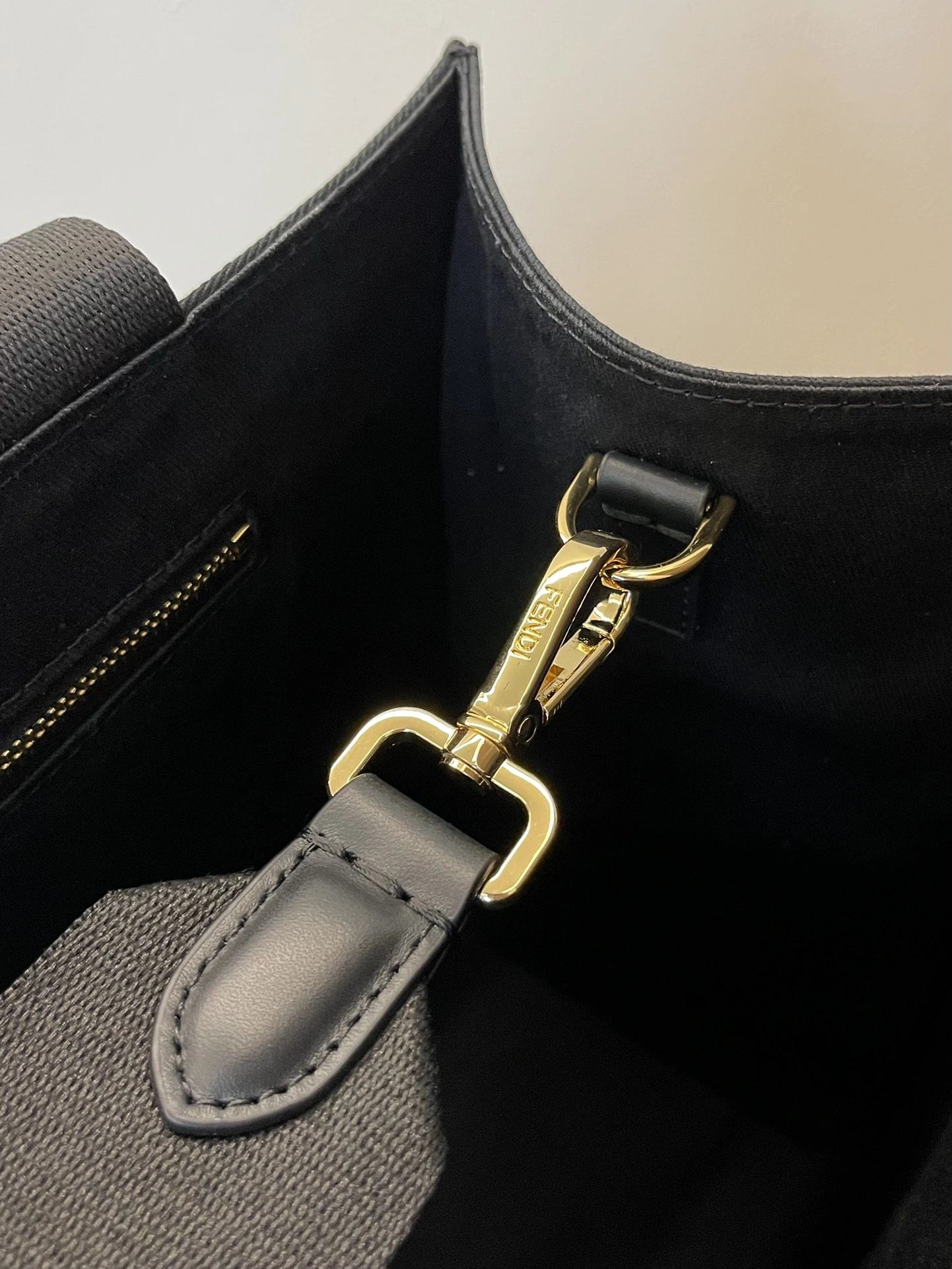 Lightweight Fendi Shopping Bags 76674