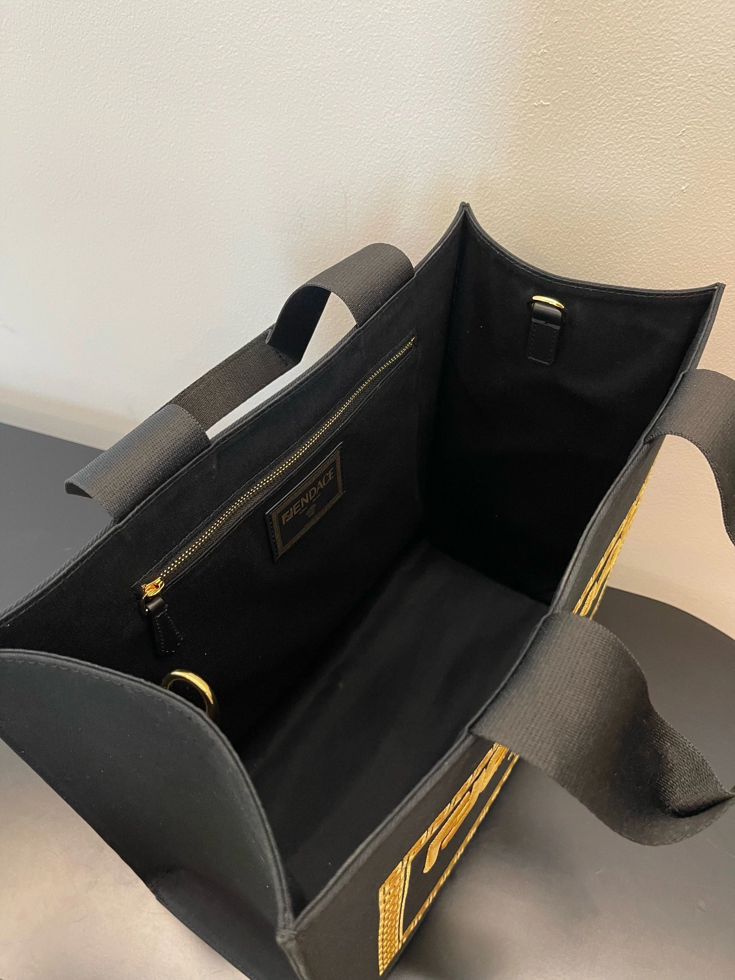 Lightweight Fendi Shopping Bags 76674