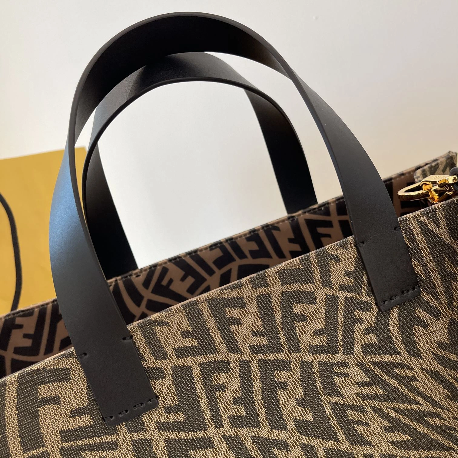 Supportive Fendi Shopping Bags 76664