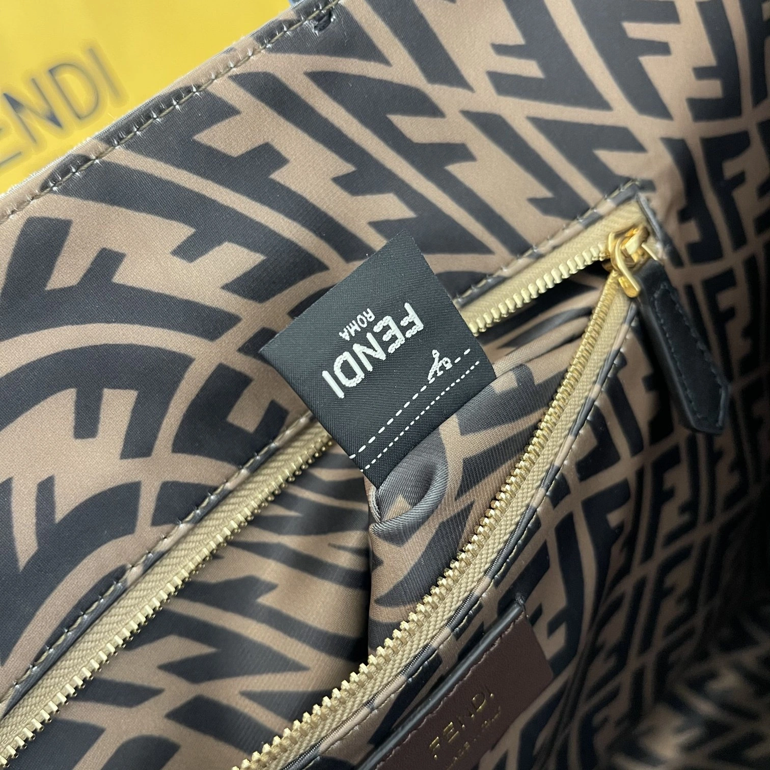 Supportive Fendi Shopping Bags 76664
