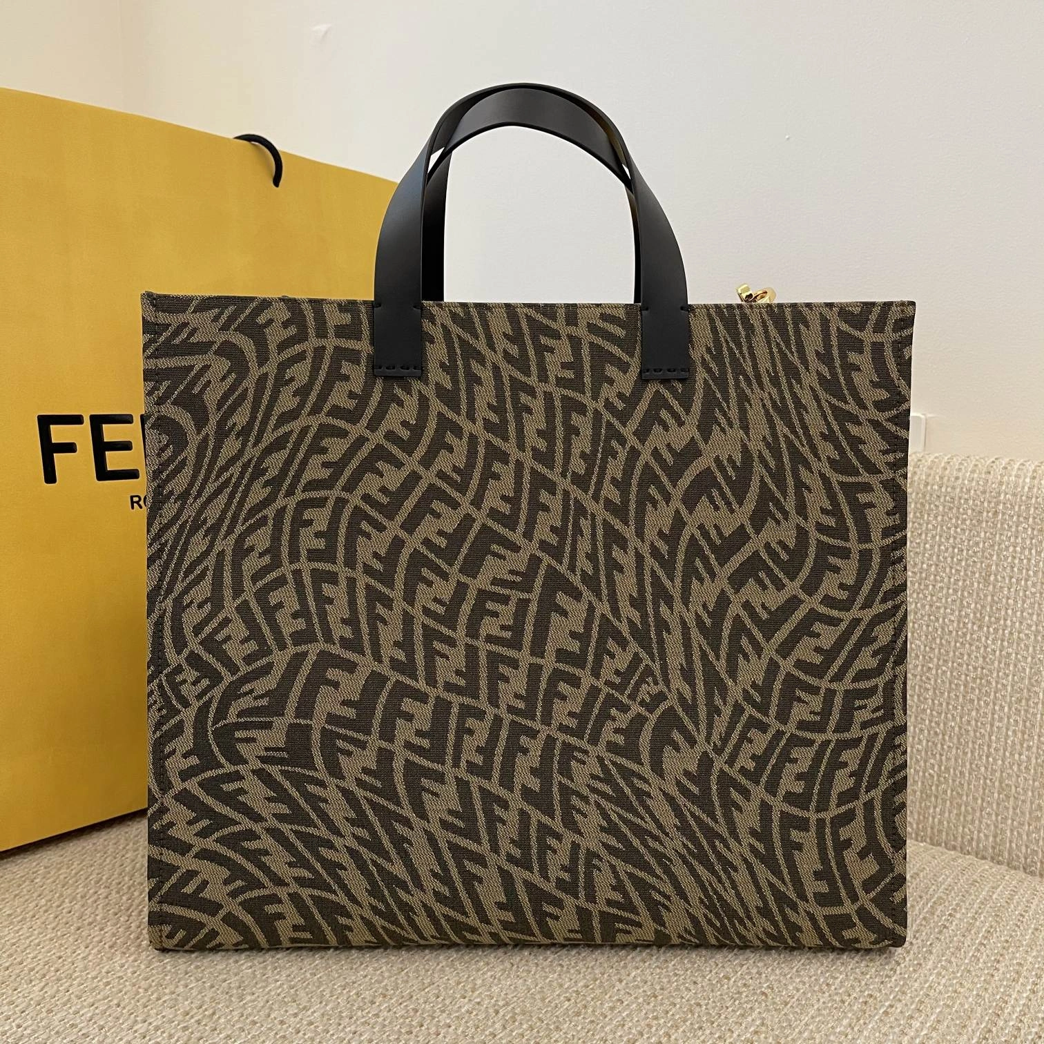 Supportive Fendi Shopping Bags 76664