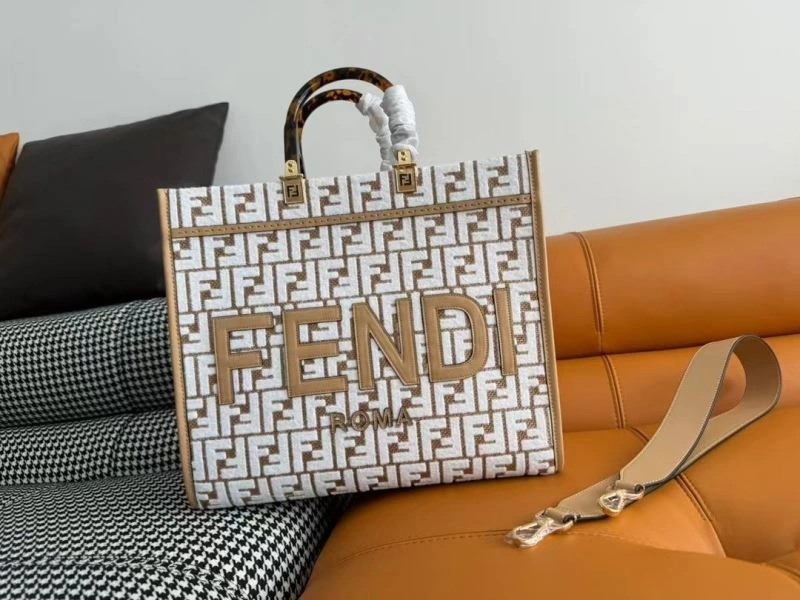 Sporty Fendi Shopping Bags 72806