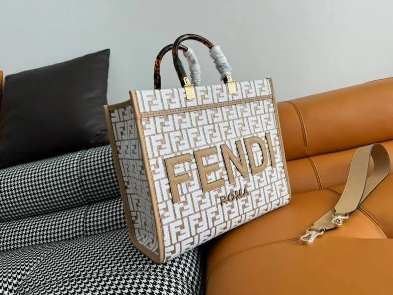Sporty Fendi Shopping Bags 72806