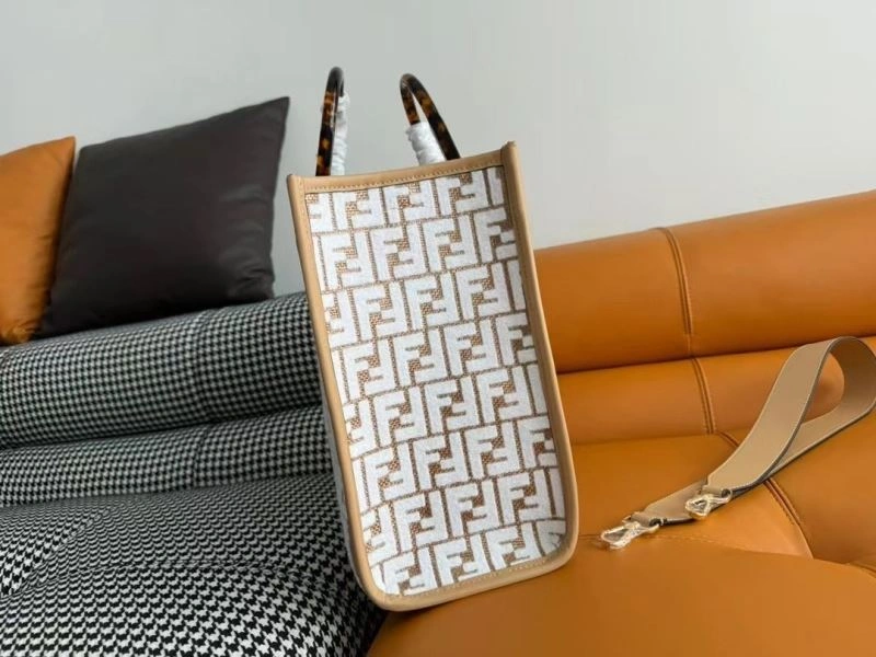 Sporty Fendi Shopping Bags 72806