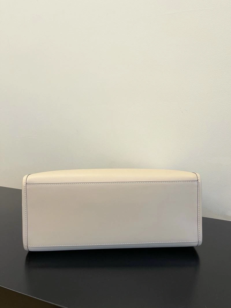 Snug Fendi Shopping Bags 72749