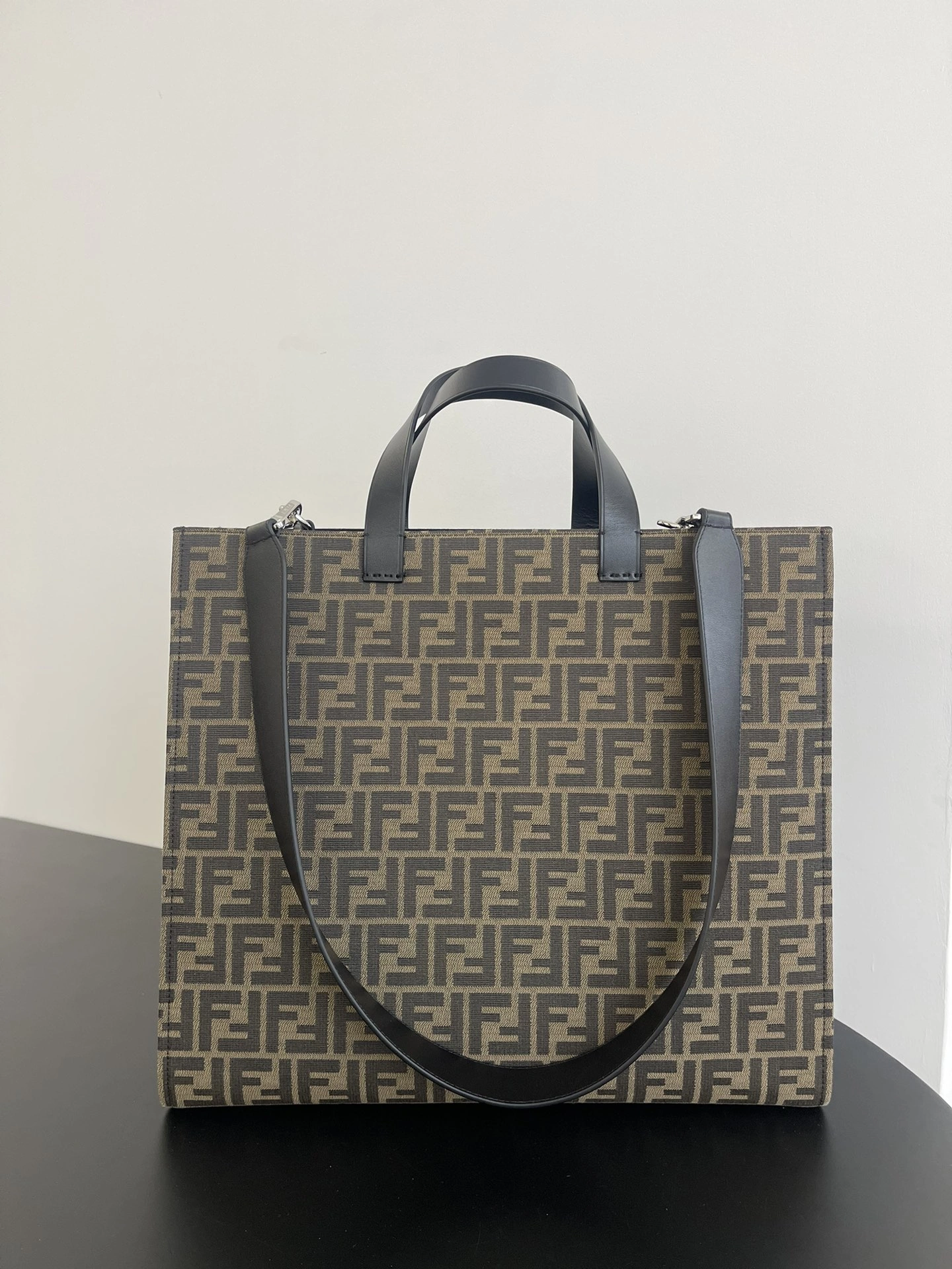 Fendi Shopping Bags OdorResistant 69665