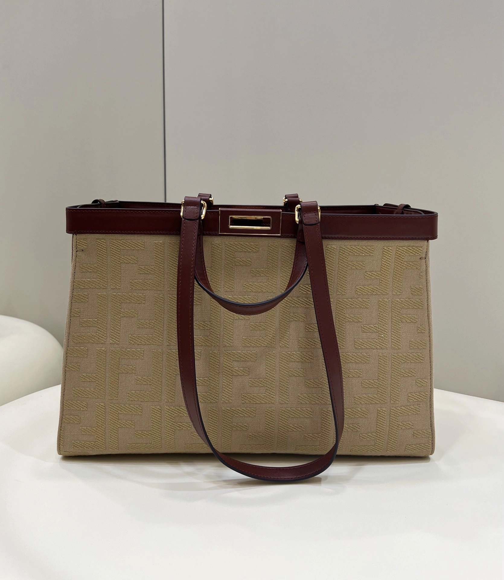 Fendi Shopping Bags EyeCatching 69658