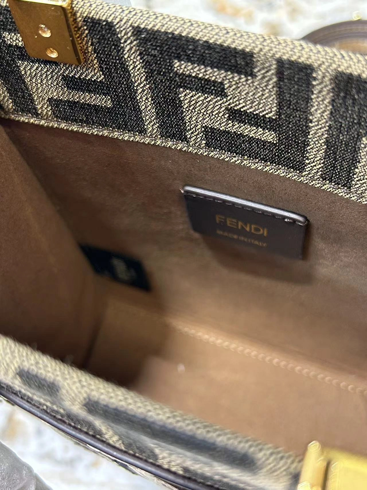 WrinkleFree Fendi Shopping Bags 69660