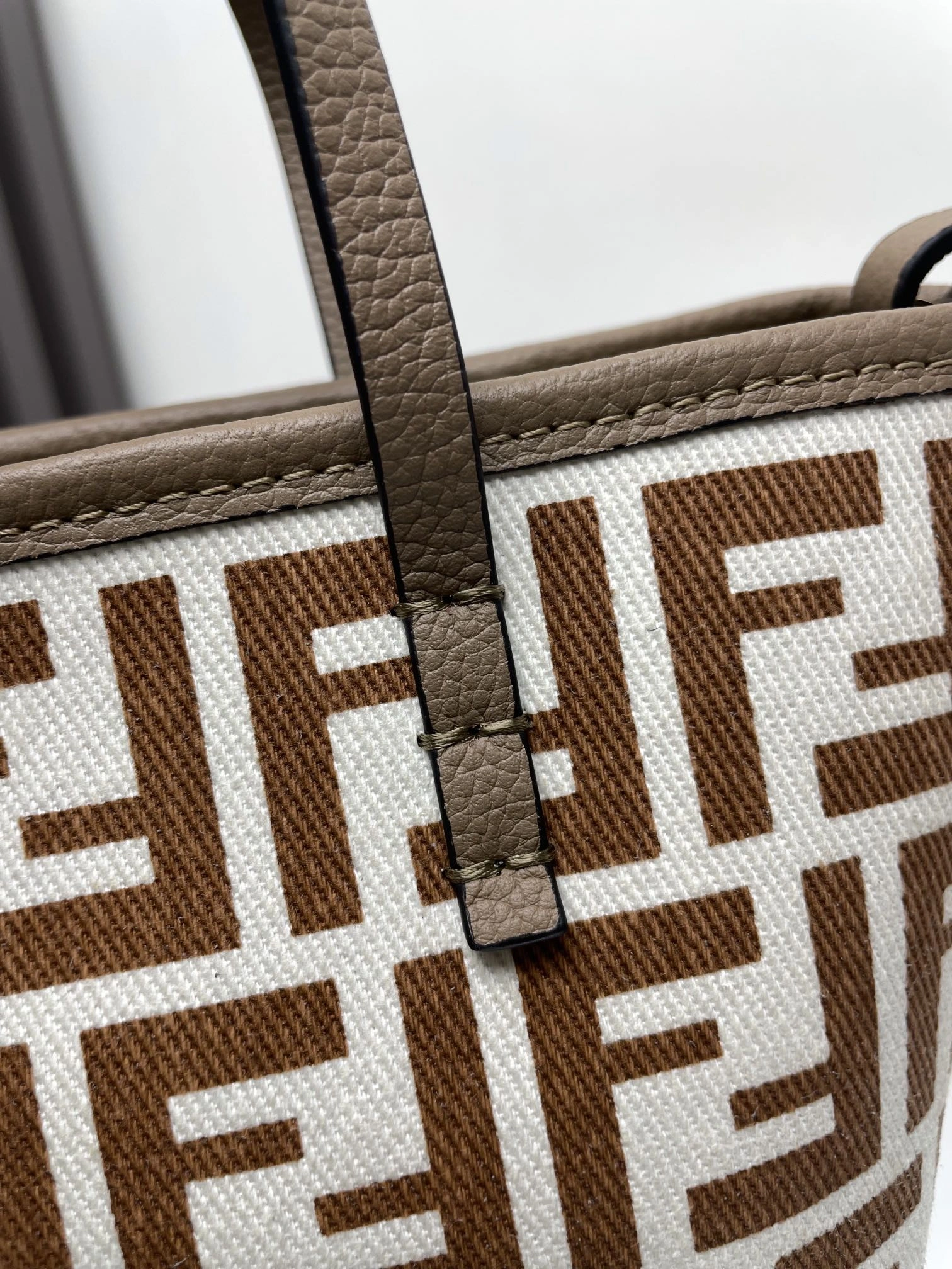 MoistureWicking Fendi Shopping Bags 69662
