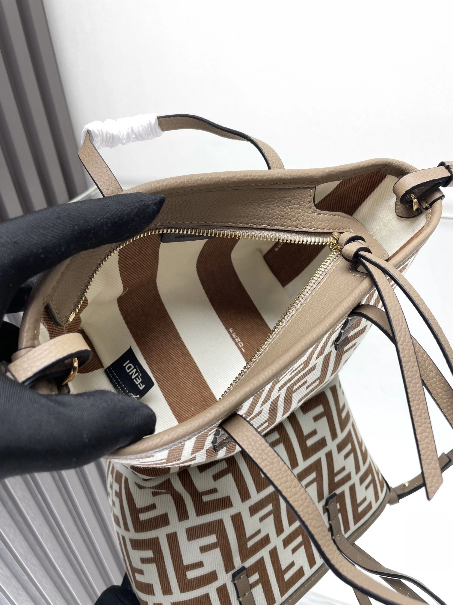 MoistureWicking Fendi Shopping Bags 69662