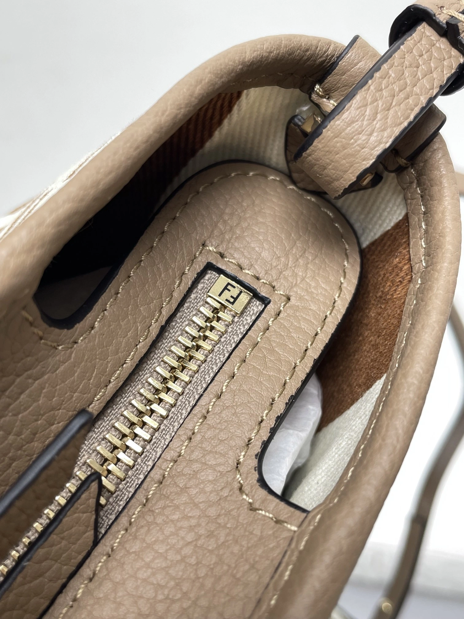 MoistureWicking Fendi Shopping Bags 69662