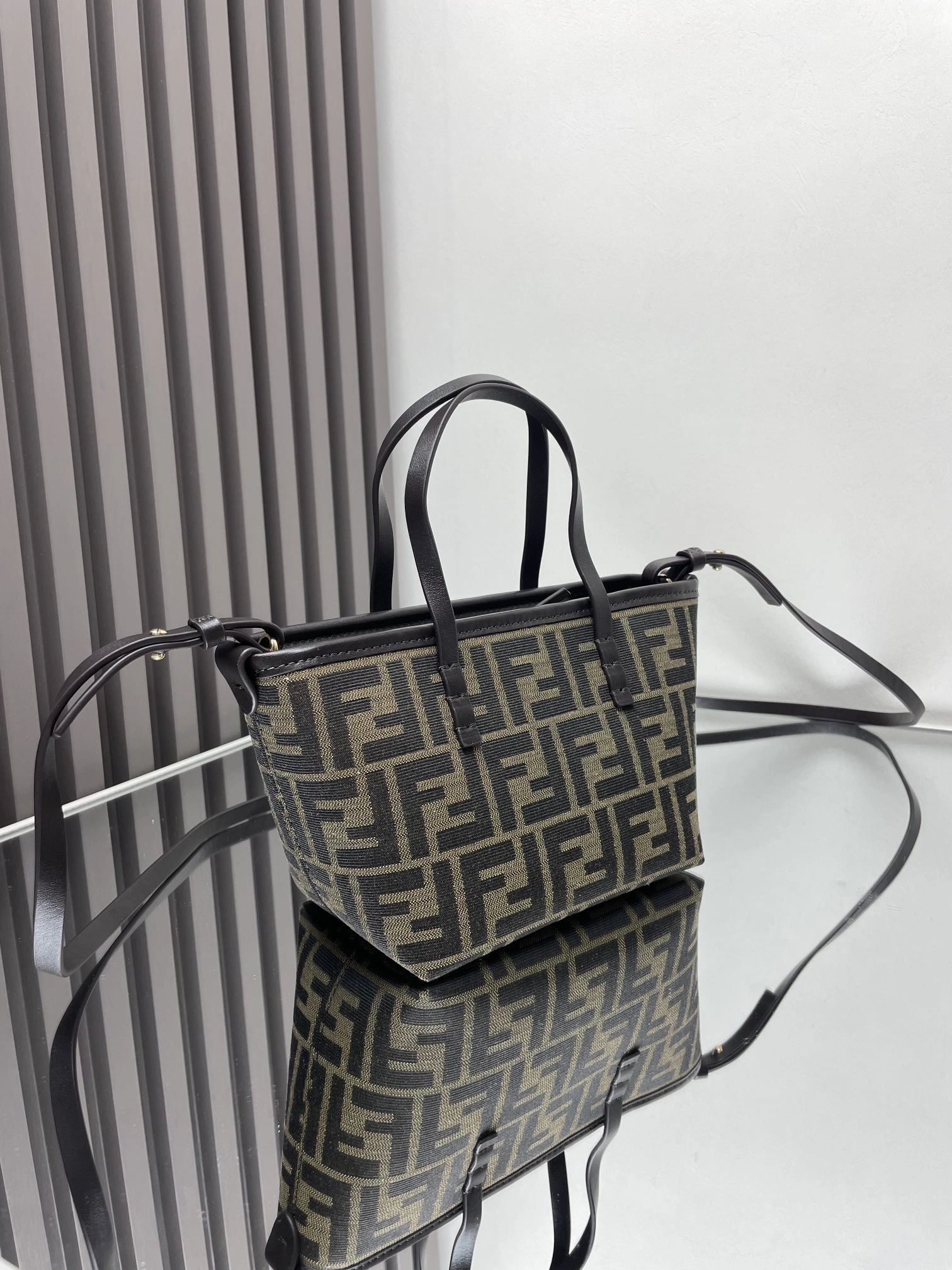 Fendi Shopping Bags TimelessDesign 69652