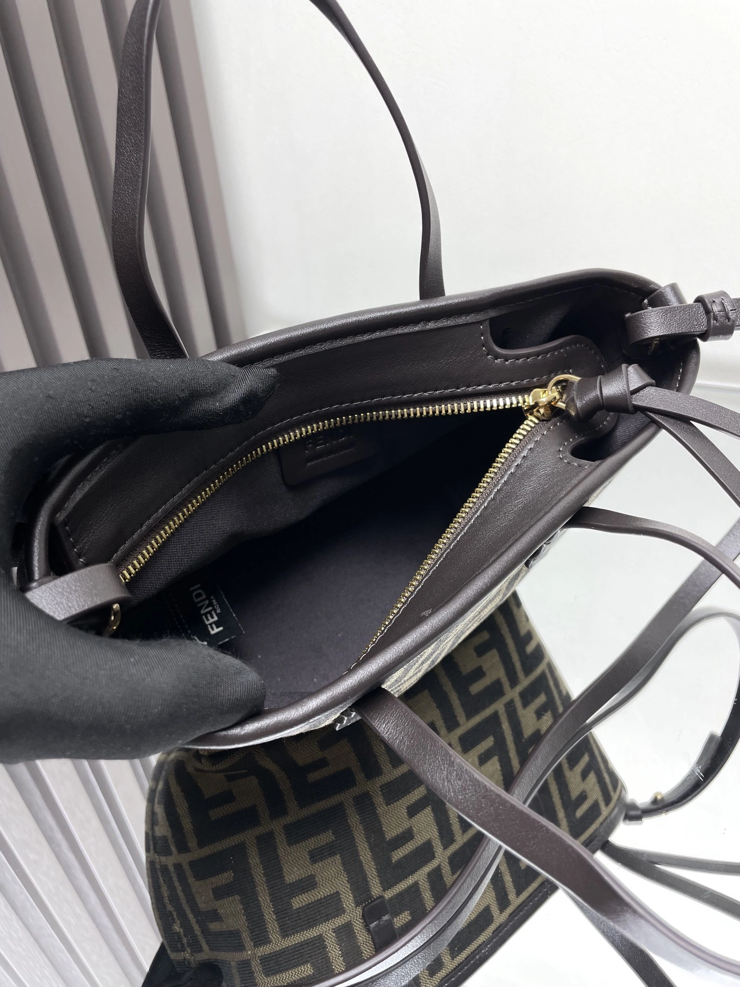 Fendi Shopping Bags TimelessDesign 69652