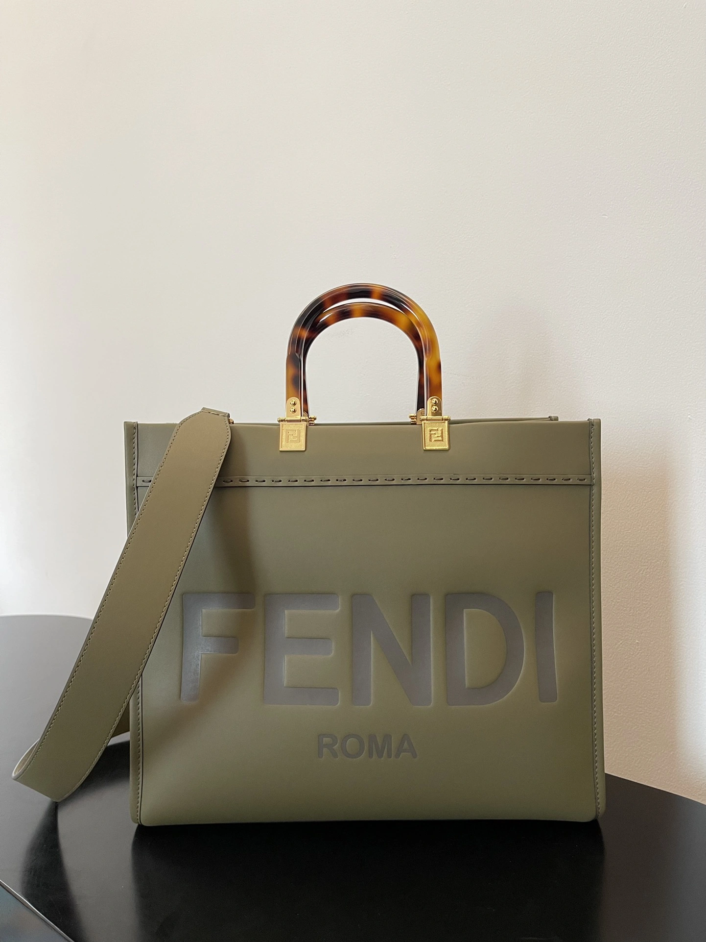 Comfortable Fendi Shopping Bags 69648