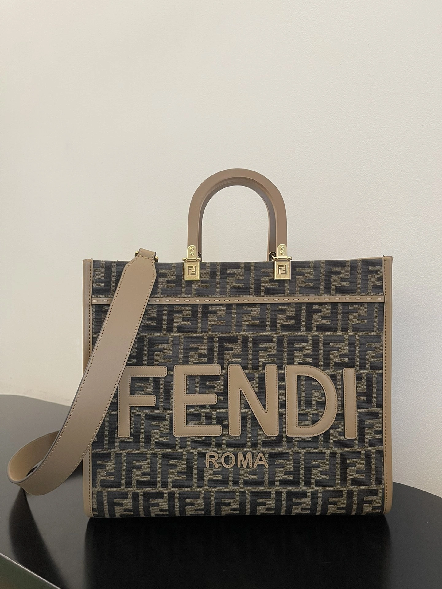 Trendsetting Fendi Shopping Bags 69650
