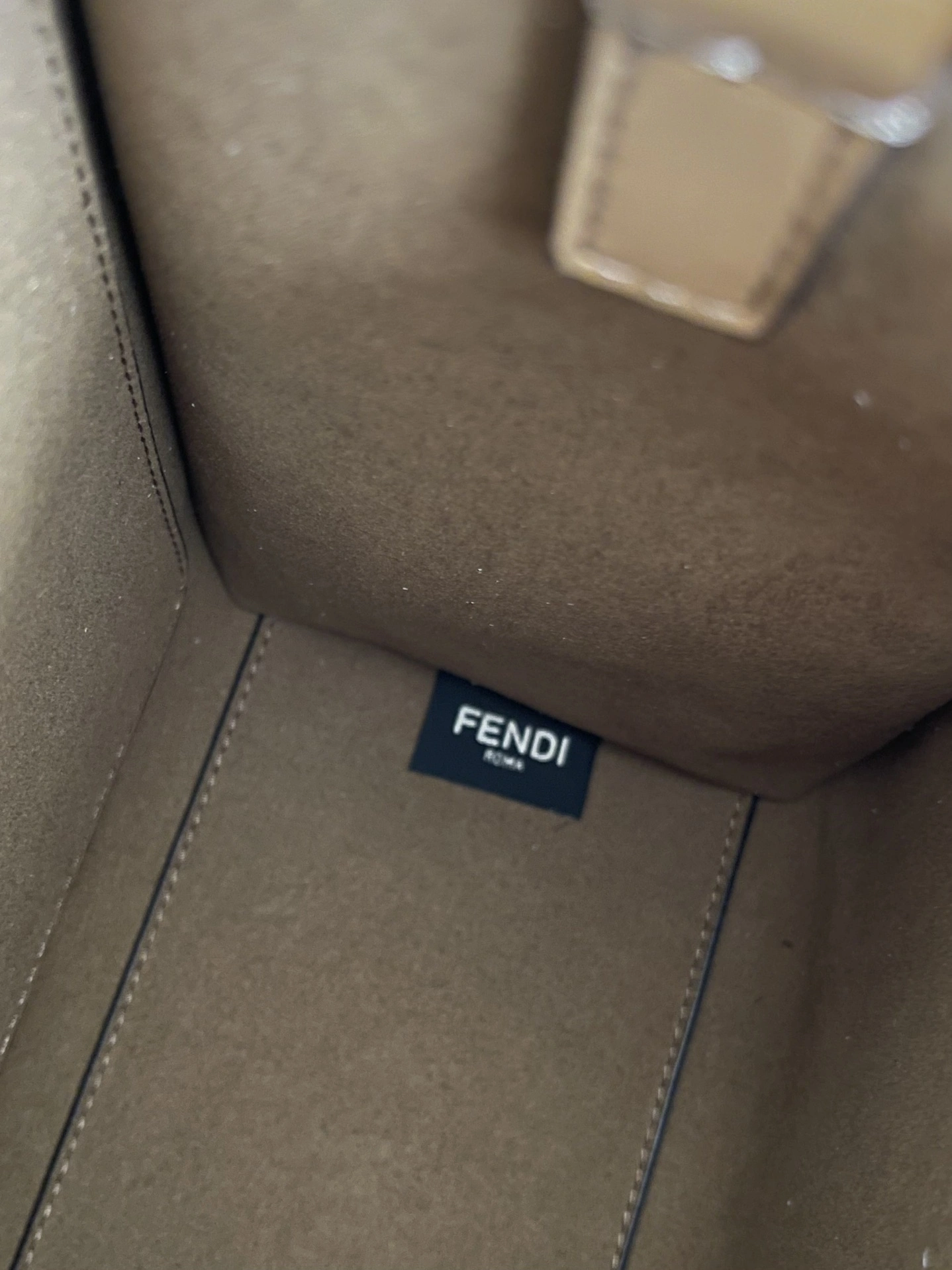 Fendi Shopping Bags Lightweight 69657