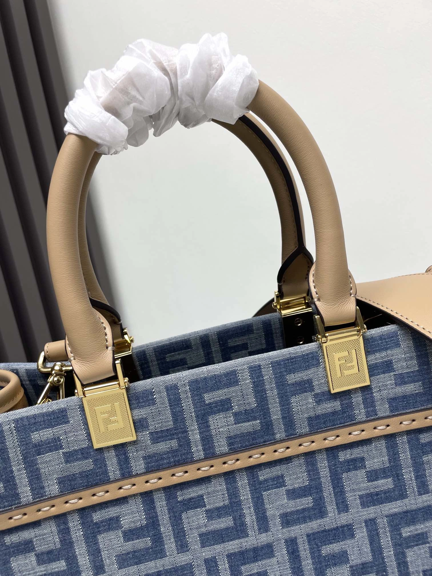 Fendi Shopping Bags Durable 69687