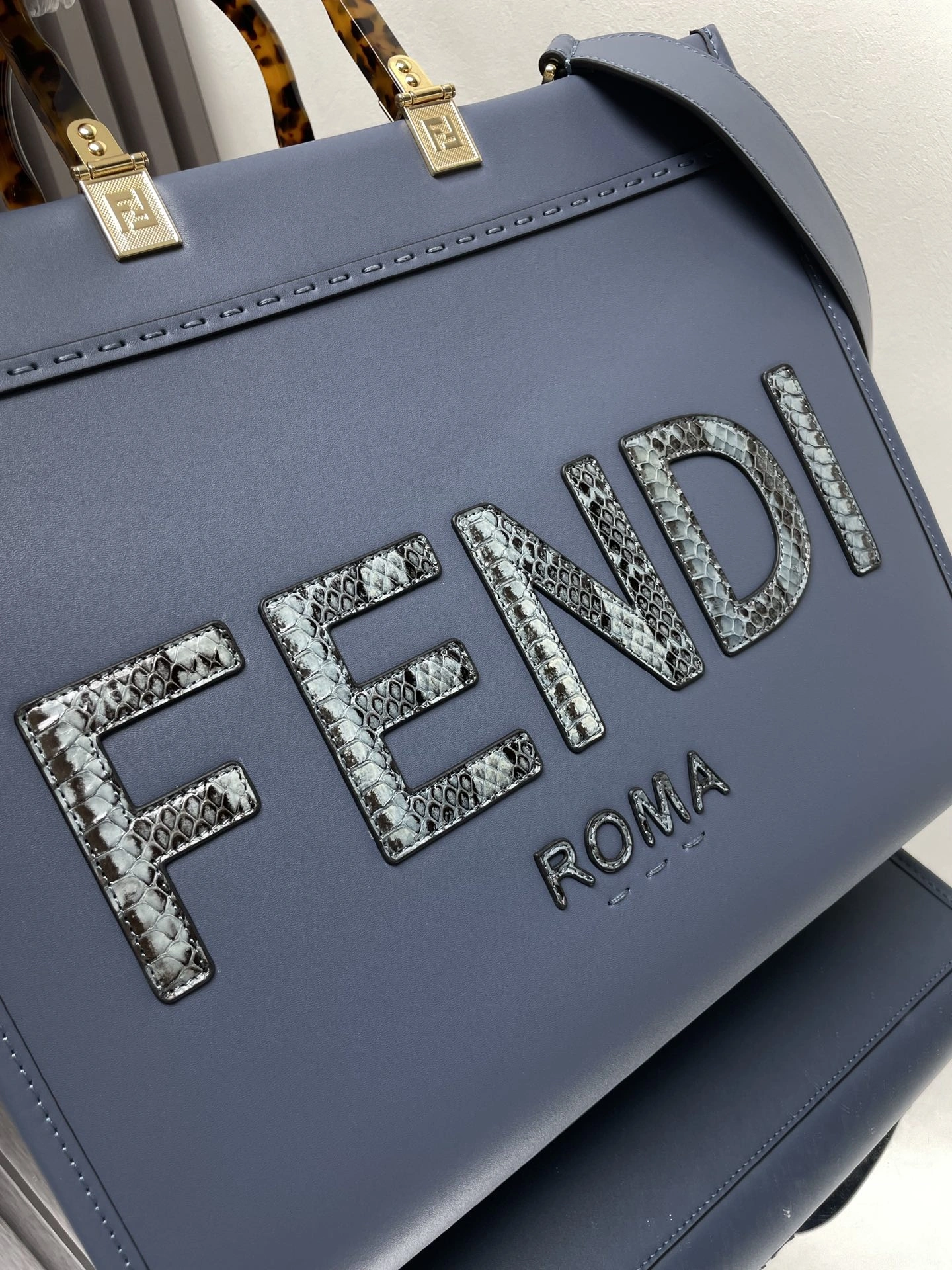 Fendi Shopping Bags Cozy 69645