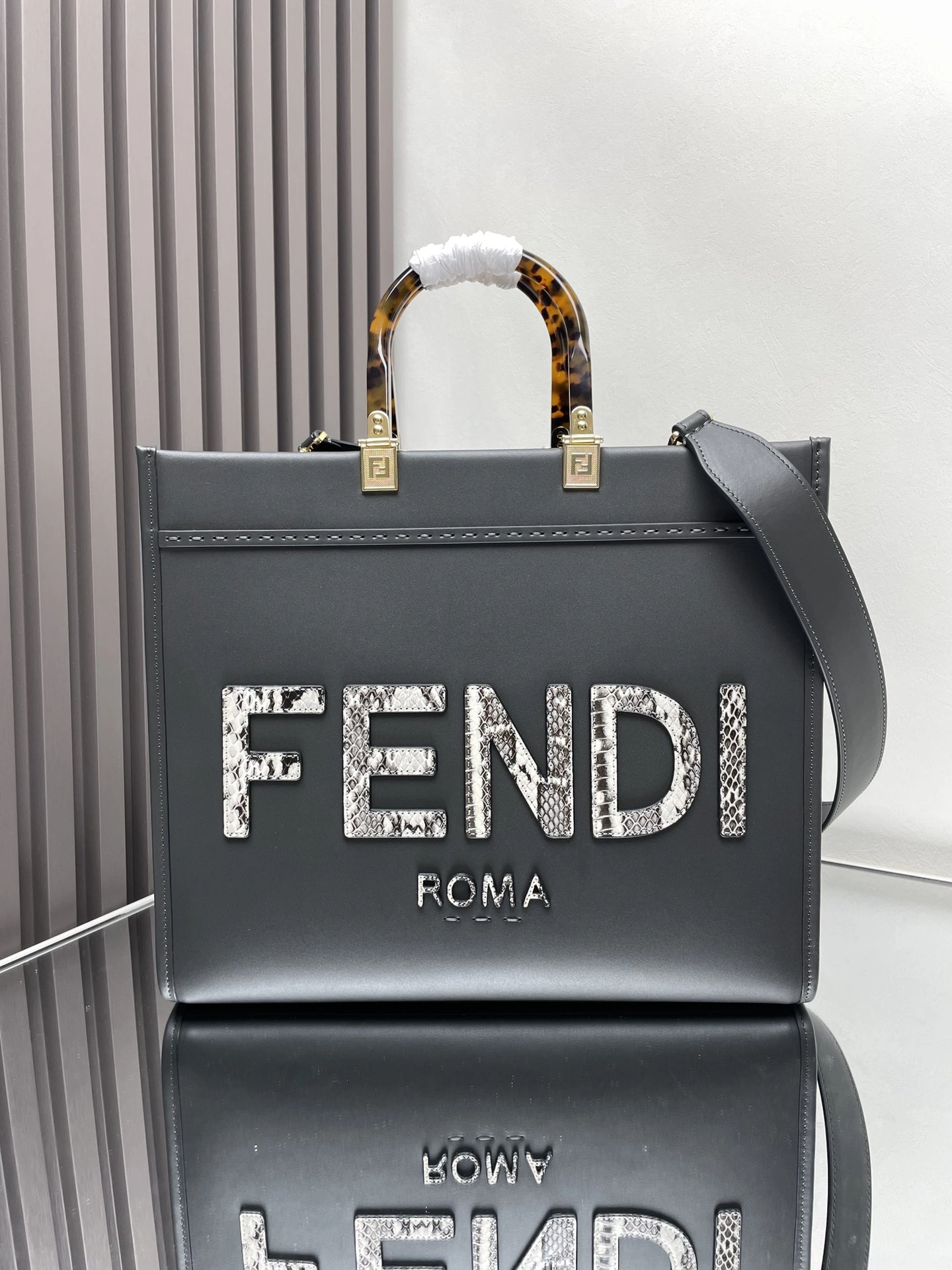 Fendi Shopping Bags EasyCare 69644