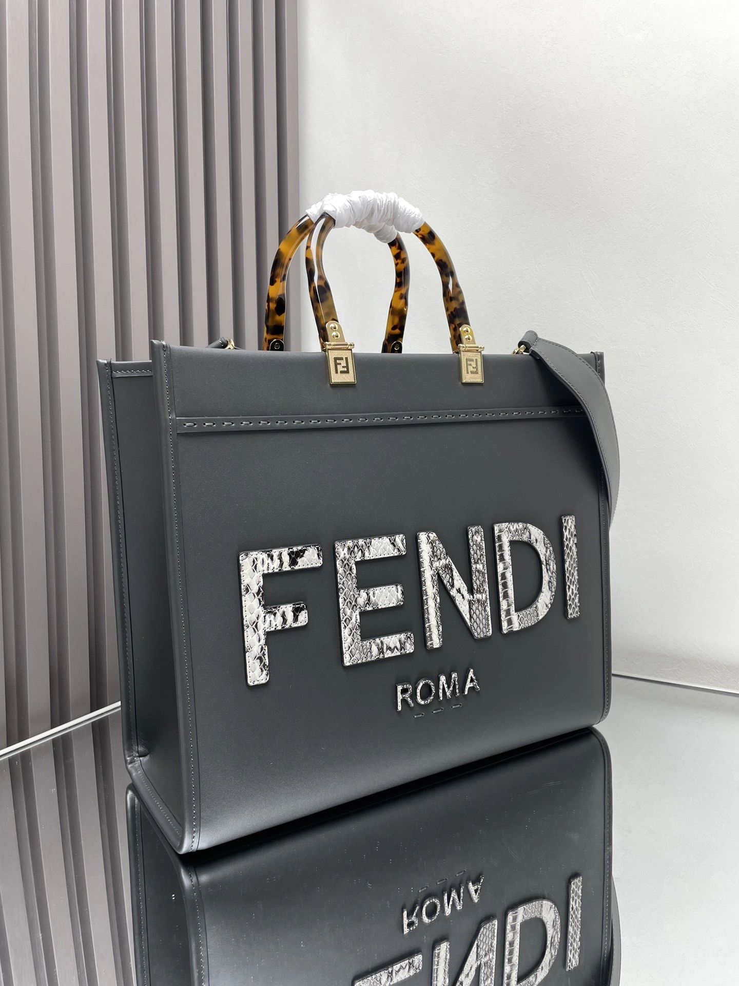Fendi Shopping Bags EasyCare 69644