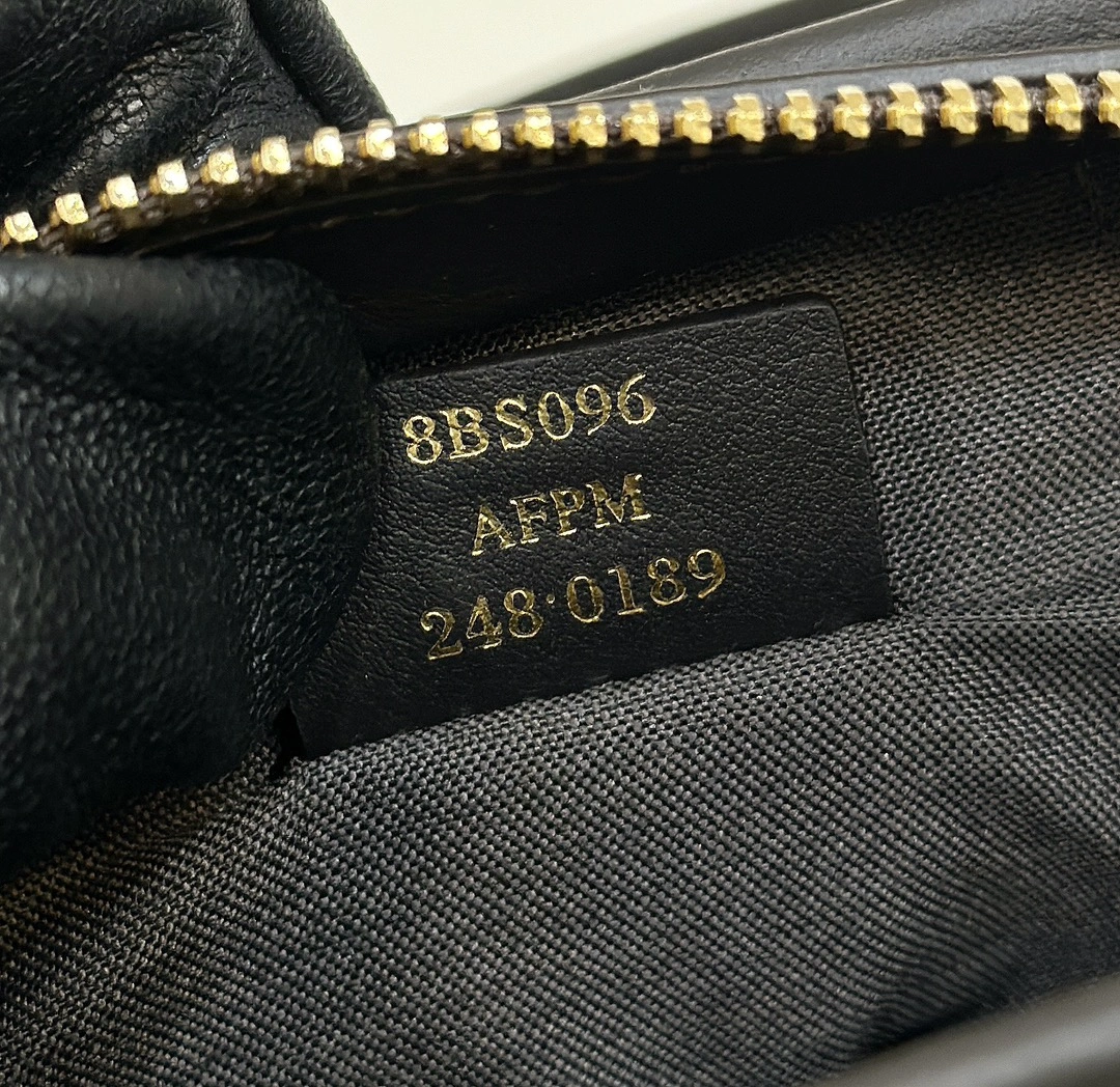 Sporty Fendi Shopping Bags 69639