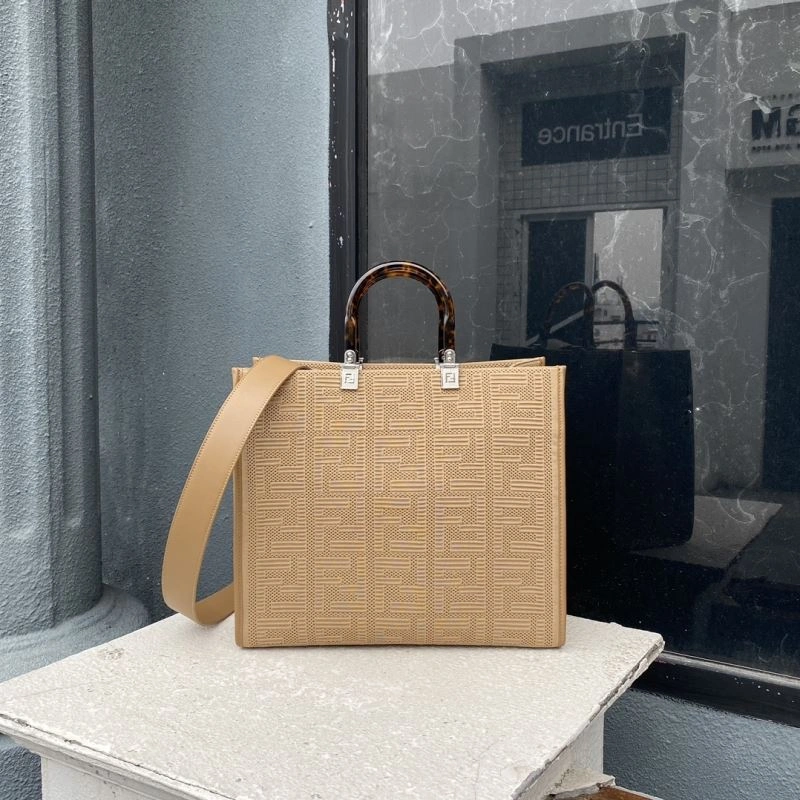 Timeless Fendi Shopping Bags 57465