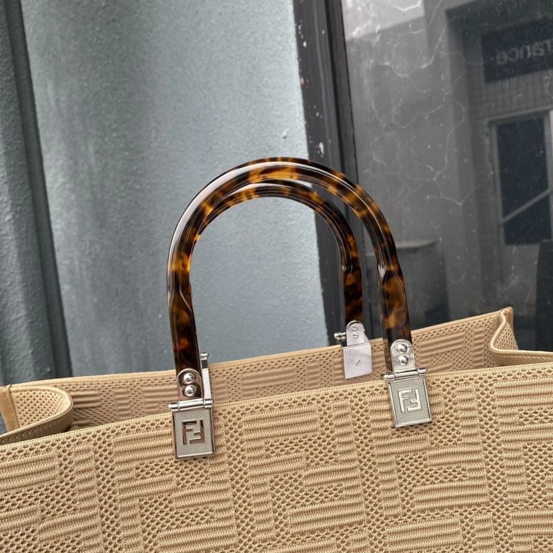 Timeless Fendi Shopping Bags 57465