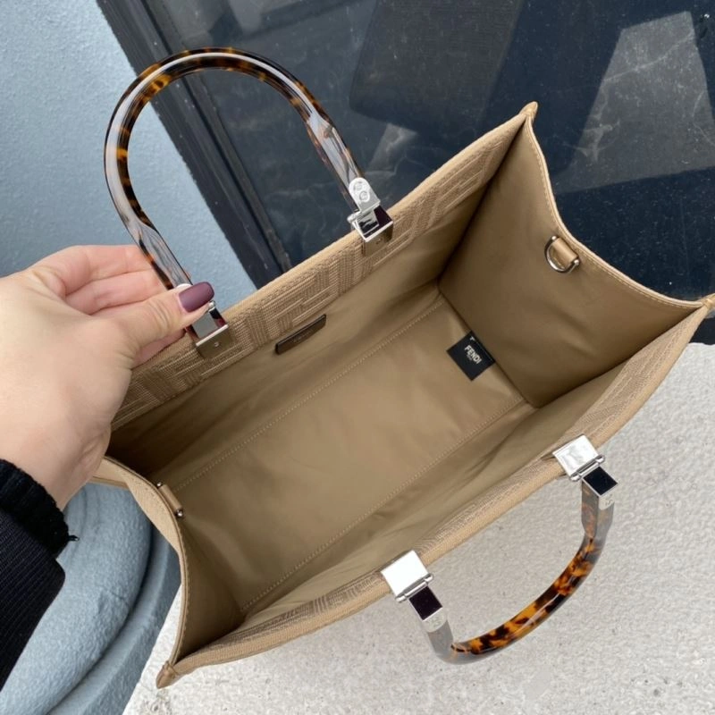 Timeless Fendi Shopping Bags 57465