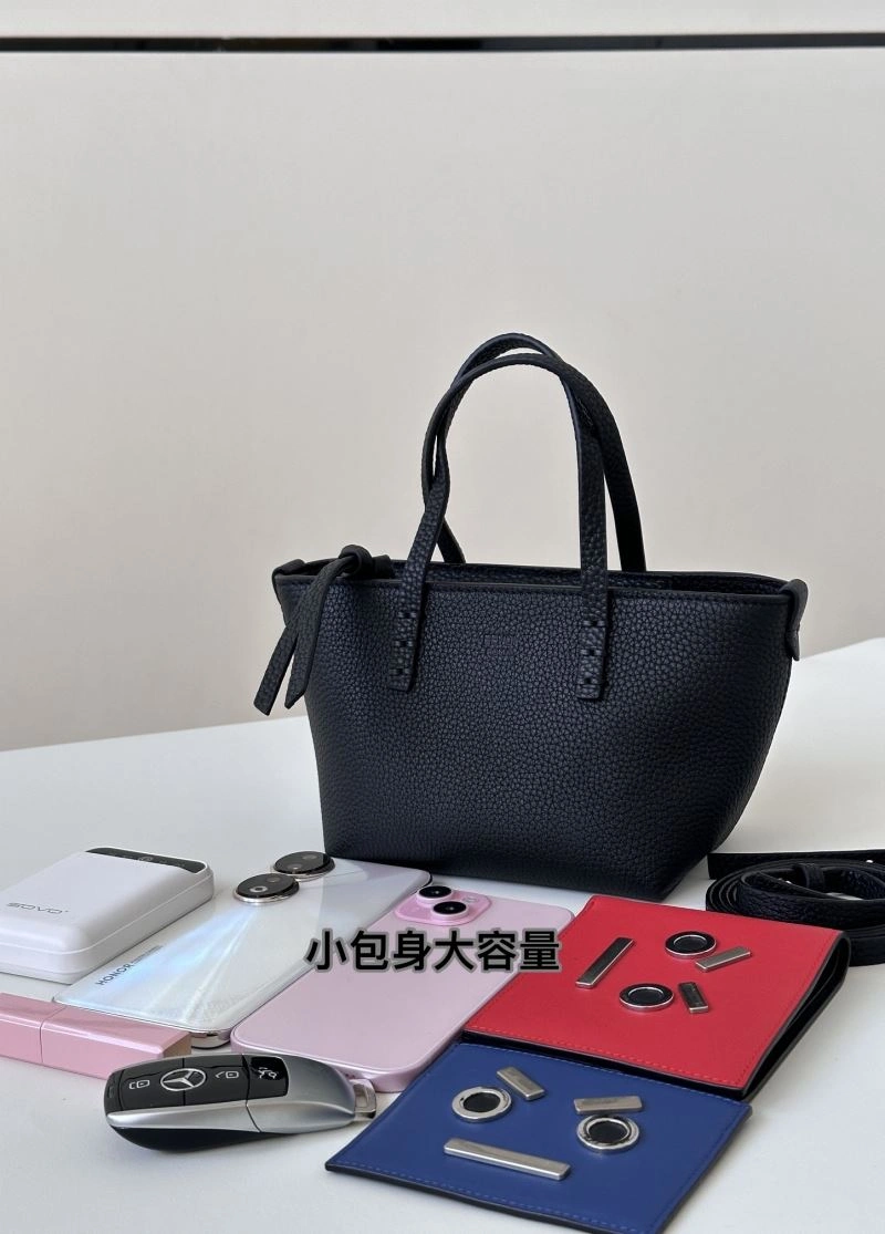 Seasonal Fendi Shopping Bags 57442