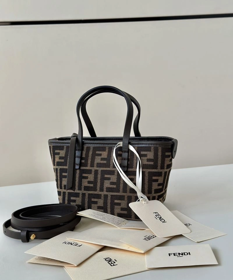 Fendi Shopping Bags Flexible 57467