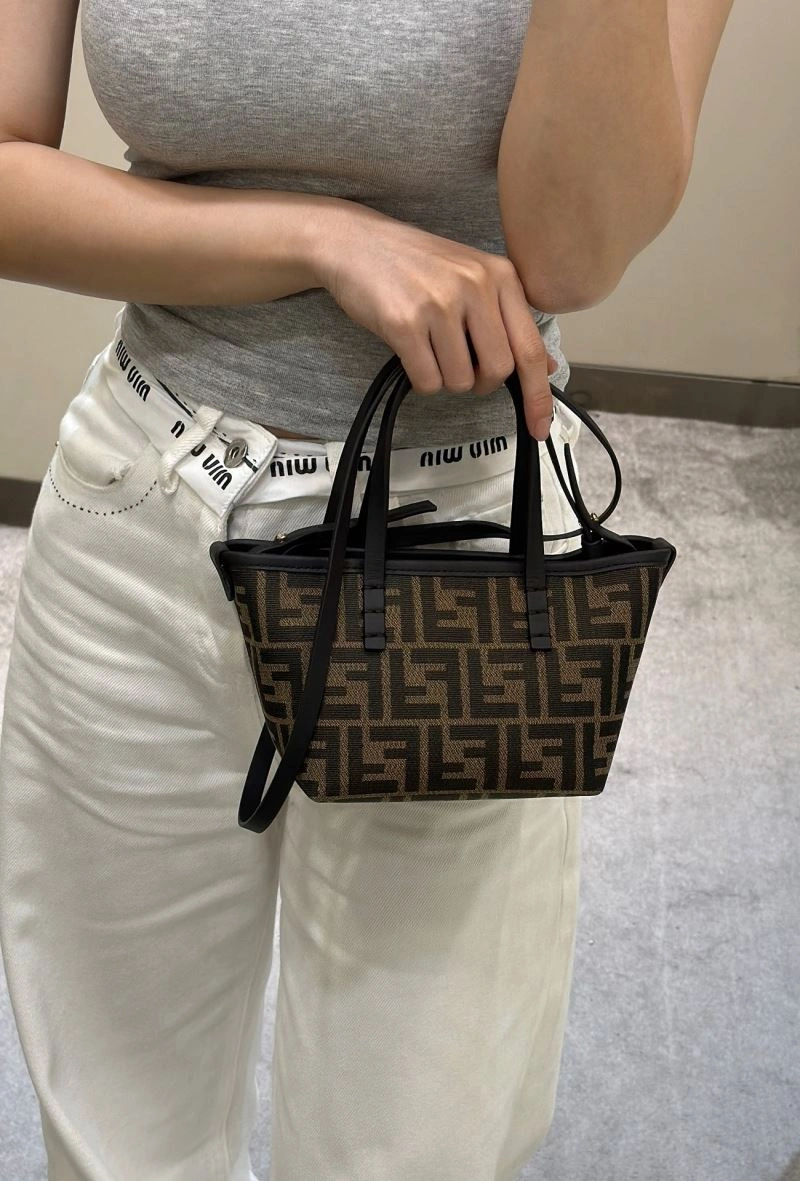 Fendi Shopping Bags Flexible 57467