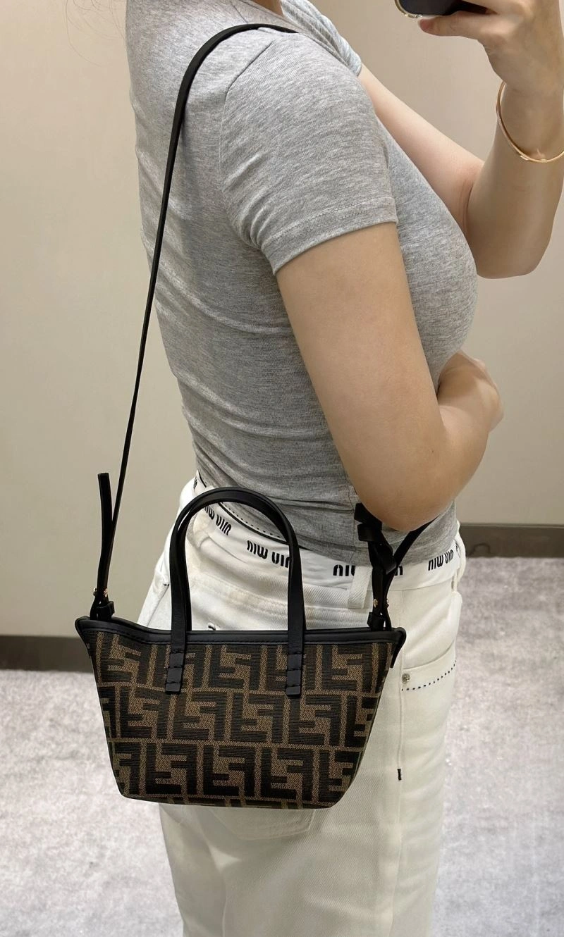 Fendi Shopping Bags Flexible 57467