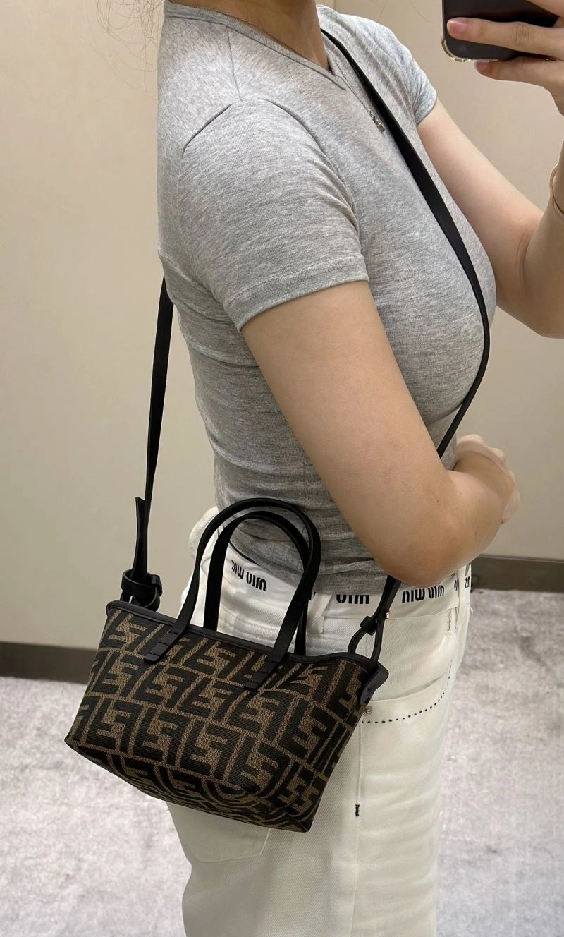 Fendi Shopping Bags Flexible 57467
