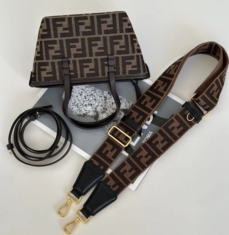 Fendi Shopping Bags Flexible 57467