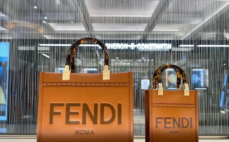 Fendi Shopping Bags StreetReady 57431