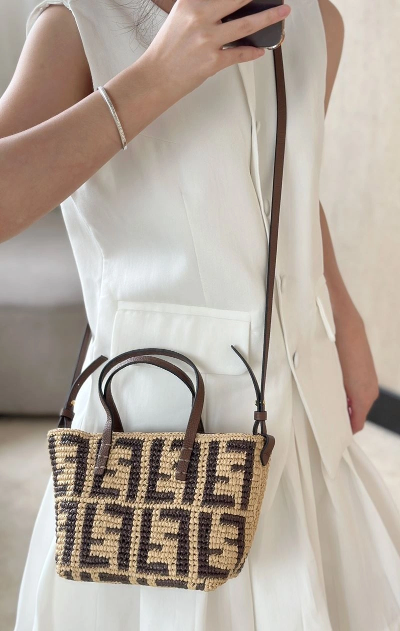 Fendi Shopping Bags Snug 57409
