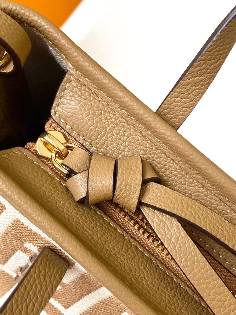 GoodFit Fendi Shopping Bags 57470