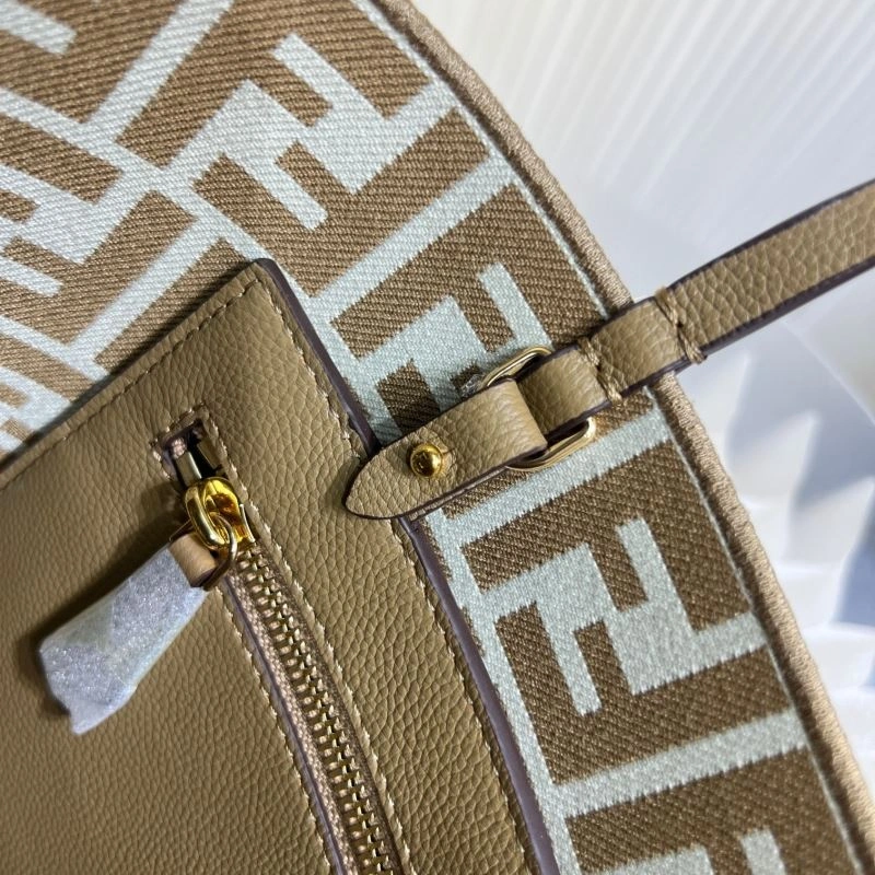 Fendi Shopping Bags Flexible 57444