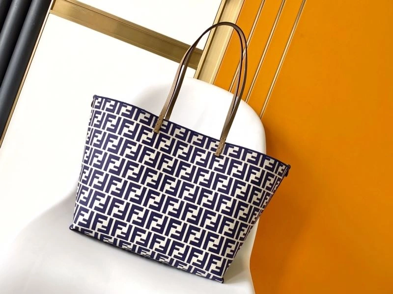 Versatile Fendi Shopping Bags 57437
